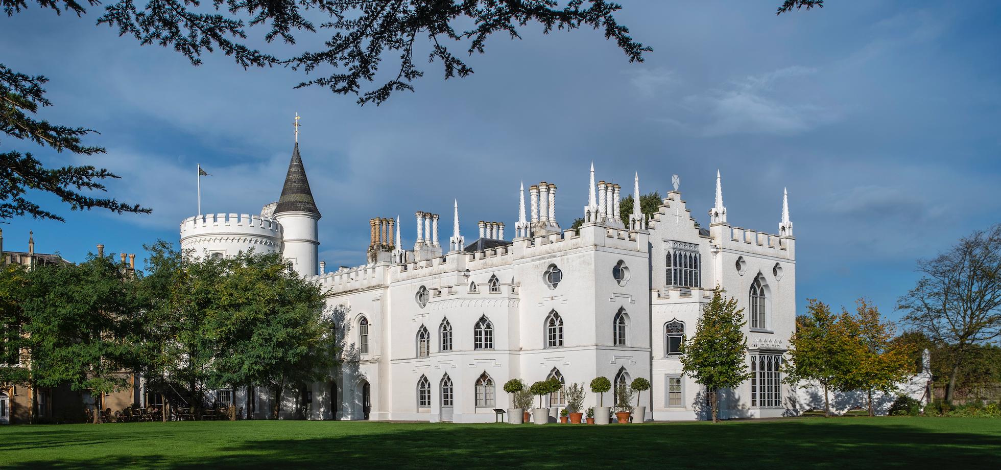 House on the hill 2点セット Strawberry Hill House.png